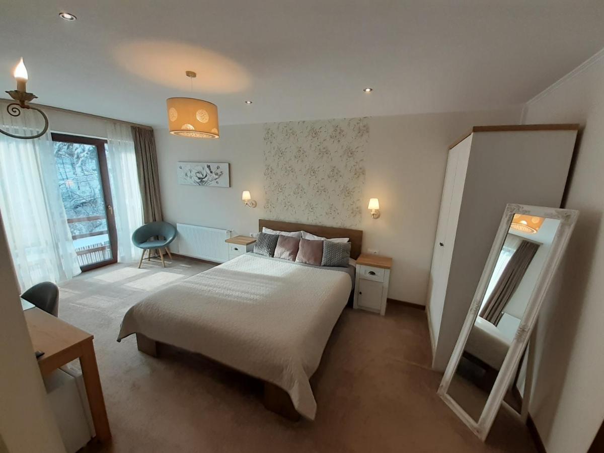 Hotel Lanobila Sinaia Zewnętrze zdjęcie