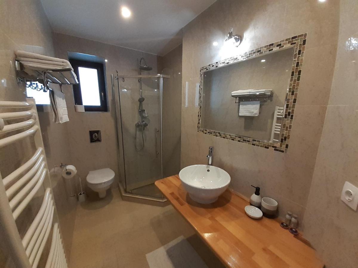 Hotel Lanobila Sinaia Zewnętrze zdjęcie