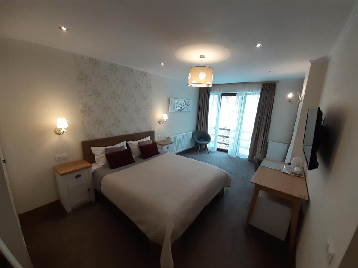 Hotel Lanobila Sinaia Zewnętrze zdjęcie