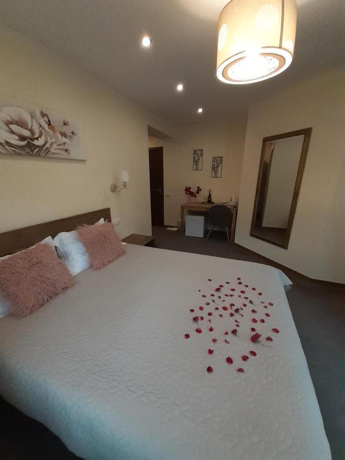 Hotel Lanobila Sinaia Zewnętrze zdjęcie