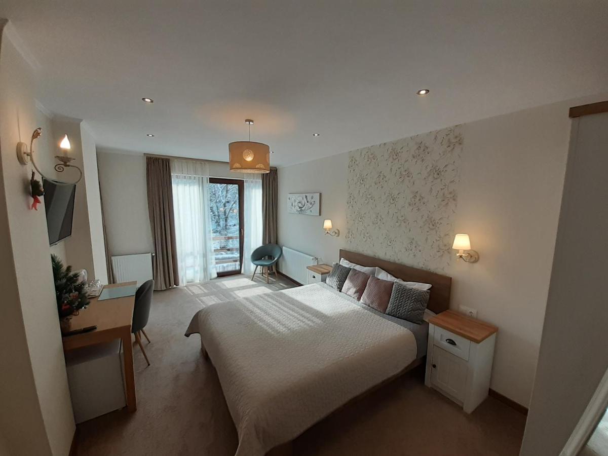 Hotel Lanobila Sinaia Zewnętrze zdjęcie