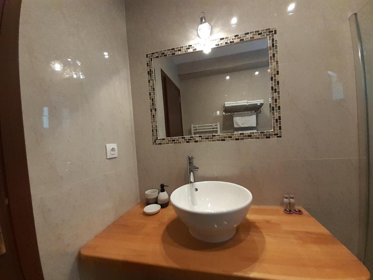 Hotel Lanobila Sinaia Zewnętrze zdjęcie