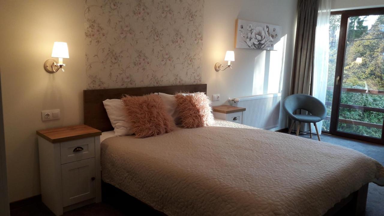 Hotel Lanobila Sinaia Zewnętrze zdjęcie