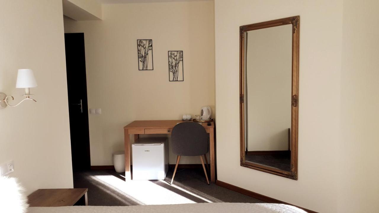 Hotel Lanobila Sinaia Zewnętrze zdjęcie