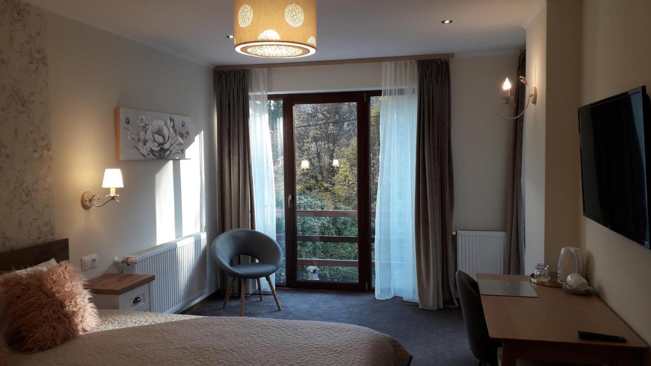 Hotel Lanobila Sinaia Zewnętrze zdjęcie